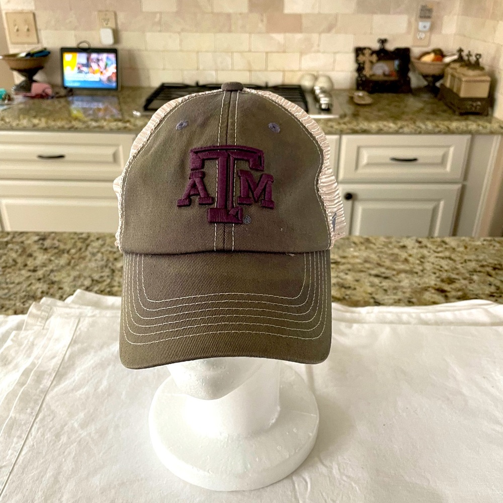 Khaki and white unstructured used Texas A&M ball‎ cap